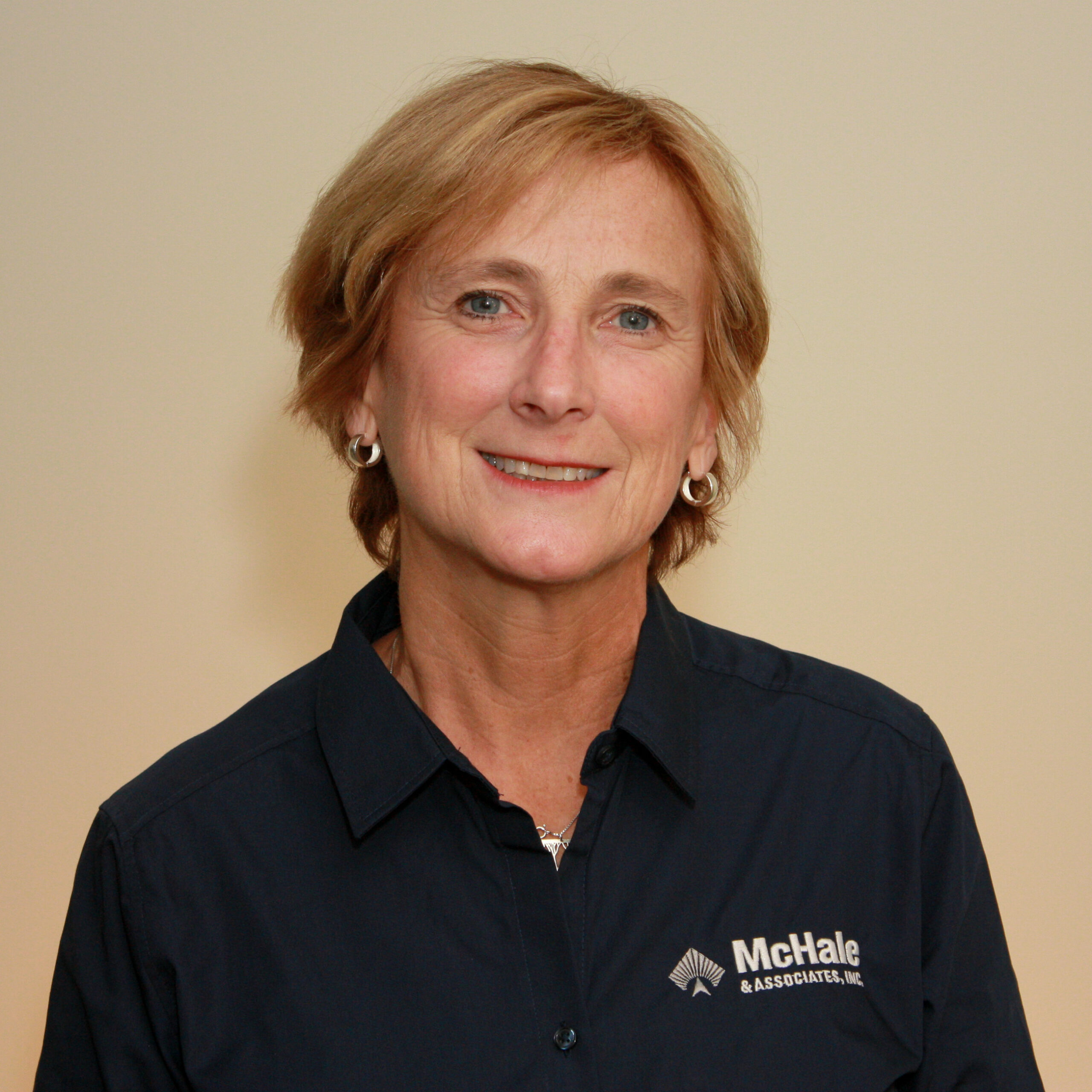 Headshot Maureen Volz 03